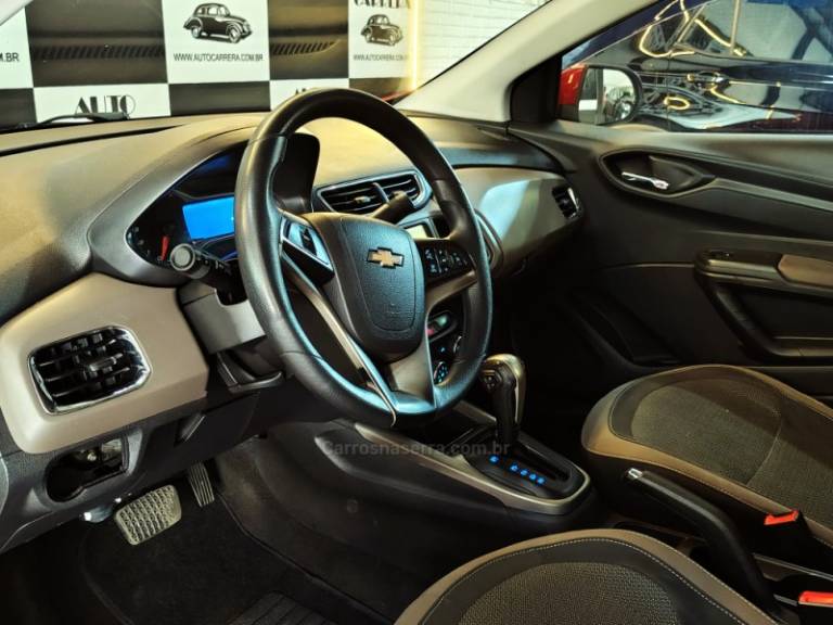 CHEVROLET - PRISMA - 2015/2015 - Vermelha - R$ 48.900,00