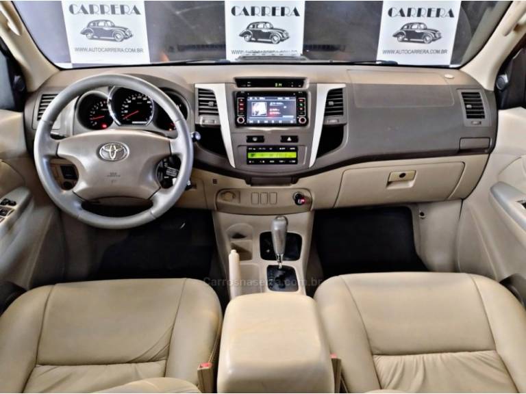 TOYOTA - HILUX SW4 - 2008/2008 - Preta - R$ 109.900,00