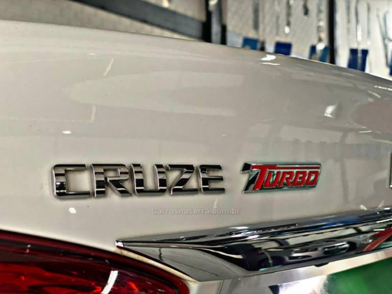 CHEVROLET - CRUZE - 2017/2018 - Branca - R$ 88.900,00