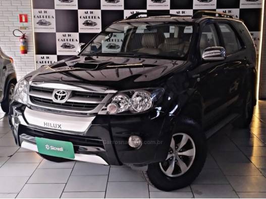 TOYOTA - HILUX SW4 - 2008/2008 - Preta - R$ 109.900,00