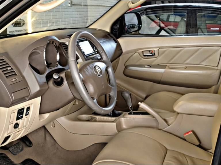 TOYOTA - HILUX SW4 - 2008/2008 - Preta - R$ 109.900,00