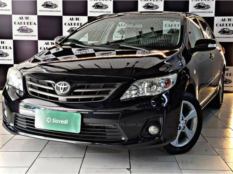 TOYOTA - COROLLA - 2013/2014 - Preta - R$ 66.900,00