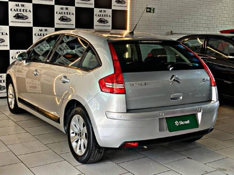 CITROËN - C4 - 2009/2010 - Prata - R$ 27.900,00