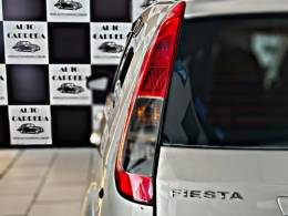 FORD - FIESTA - 2013/2014 - Dourada - R$ 33.900,00