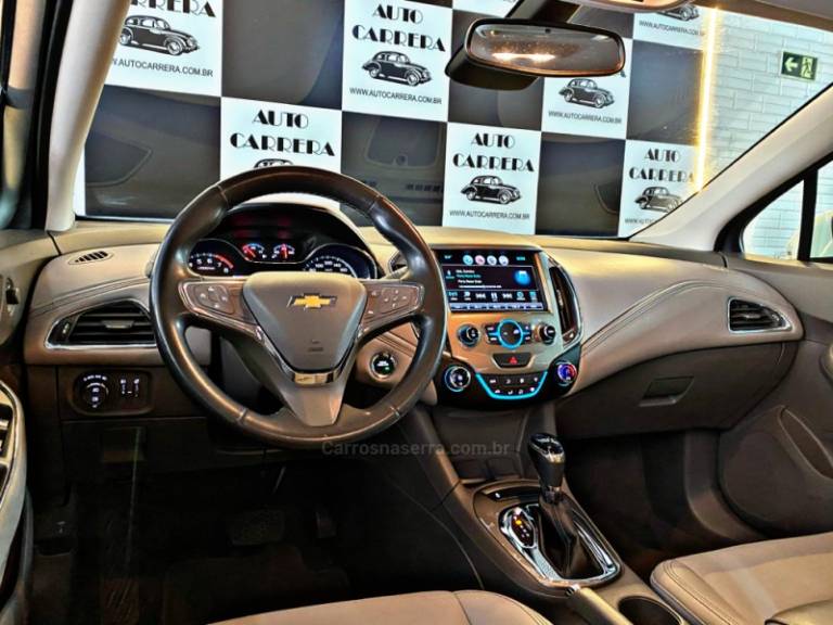 CHEVROLET - CRUZE - 2017/2018 - Branca - R$ 88.900,00