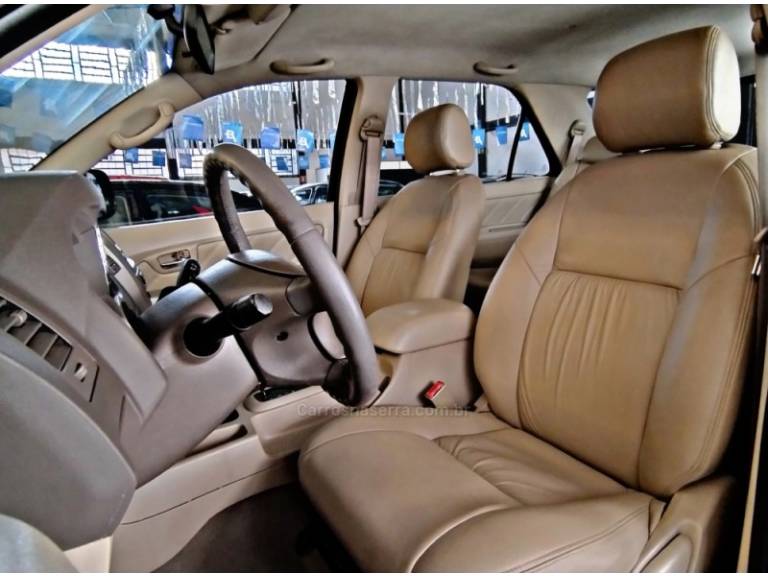 TOYOTA - HILUX SW4 - 2008/2008 - Preta - R$ 109.900,00