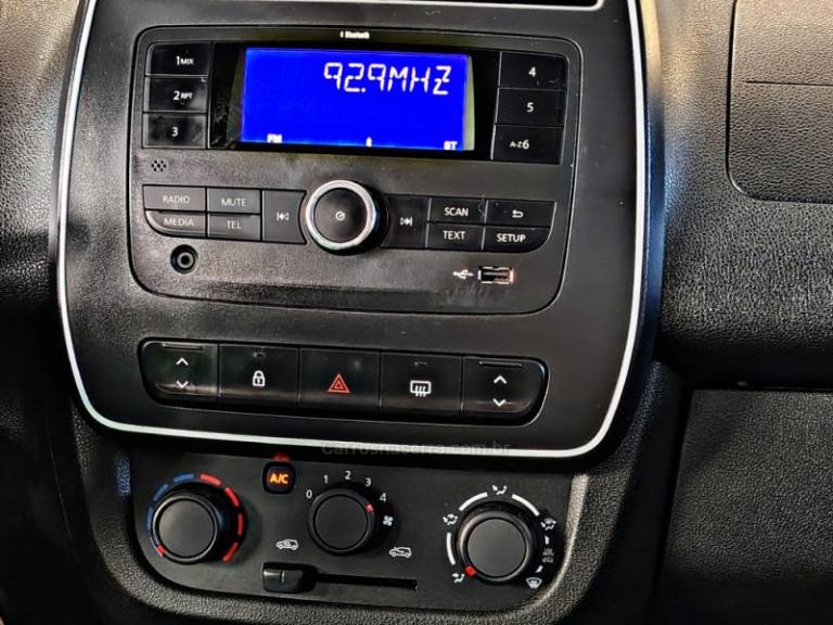 RENAULT - KWID - 2021/2022 - Branca - R$ 45.900,00