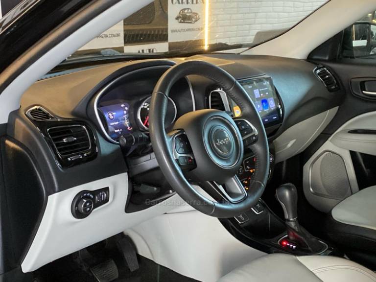 JEEP - COMPASS - 2017/2018 - Preta - R$ 99.900,00