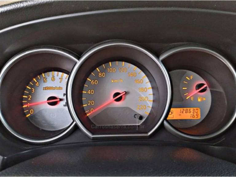 NISSAN - LIVINA - 2014/2014 - Preta - R$ 39.900,00