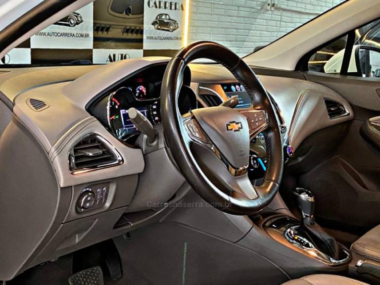 CHEVROLET - CRUZE - 2017/2018 - Branca - R$ 88.900,00