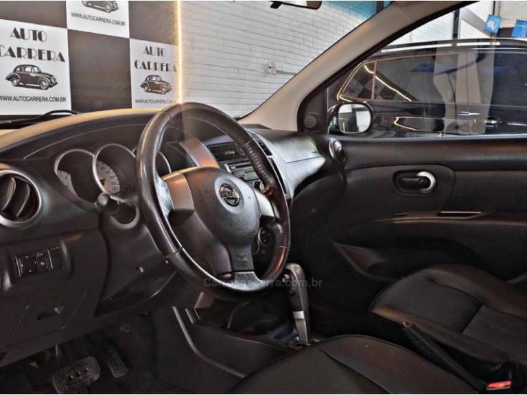NISSAN - LIVINA - 2014/2014 - Preta - R$ 39.900,00