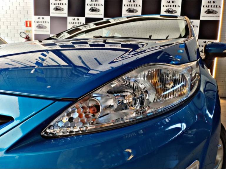 FORD - FIESTA - 2012/2013 - Azul - R$ 41.900,00