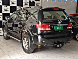 TOYOTA - HILUX SW4 - 2008/2008 - Preta - R$ 109.900,00