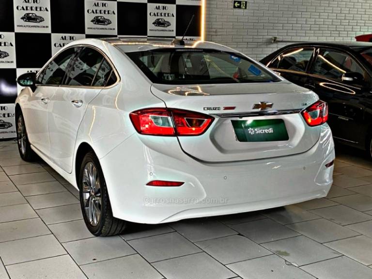 CHEVROLET - CRUZE - 2017/2018 - Branca - R$ 88.900,00
