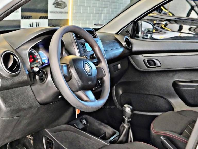 RENAULT - KWID - 2021/2022 - Branca - R$ 45.900,00
