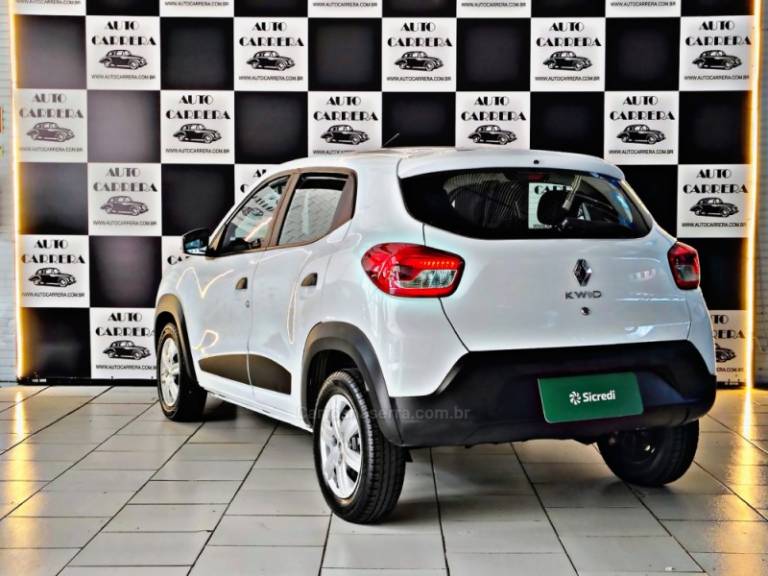 RENAULT - KWID - 2021/2022 - Branca - R$ 45.900,00