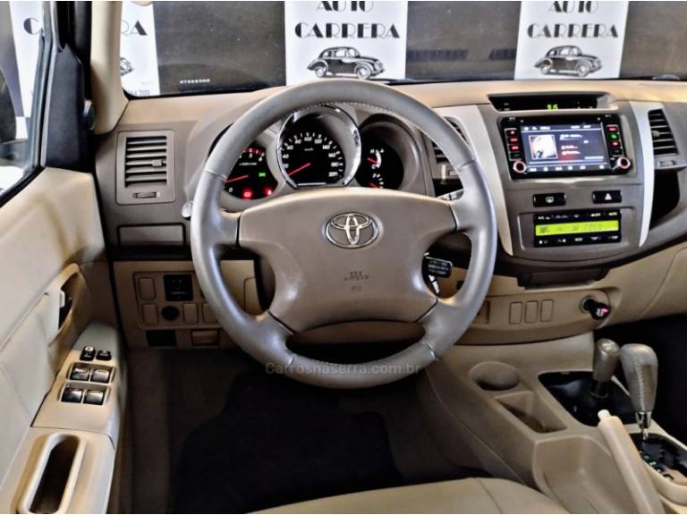 TOYOTA - HILUX SW4 - 2008/2008 - Preta - R$ 109.900,00